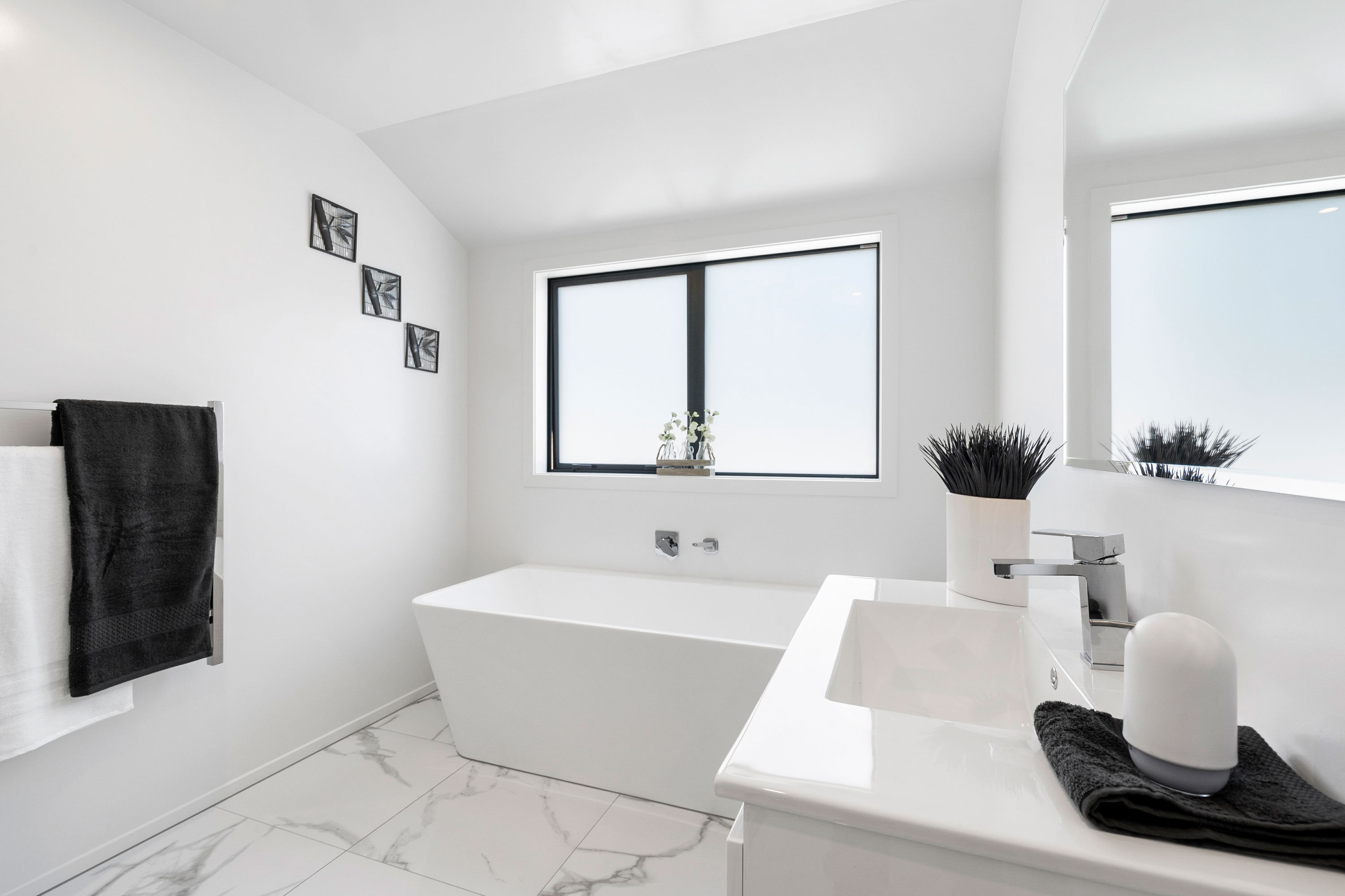Cleanline Building - House of The Year Gold medal - Bathroom